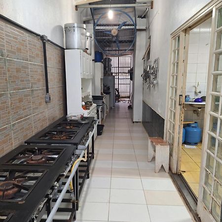 Quarto Triplo Com Banheiro Em Pousada E Restaurante Манаус Екстер'єр фото